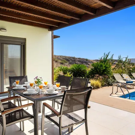 Gonos Villa *