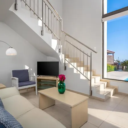 Gonos Villa *